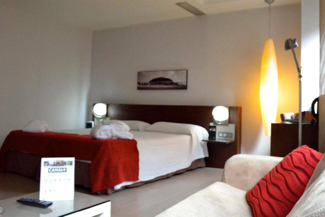 ברצלונה Atenea Rekord Suites מראה חיצוני תמונה